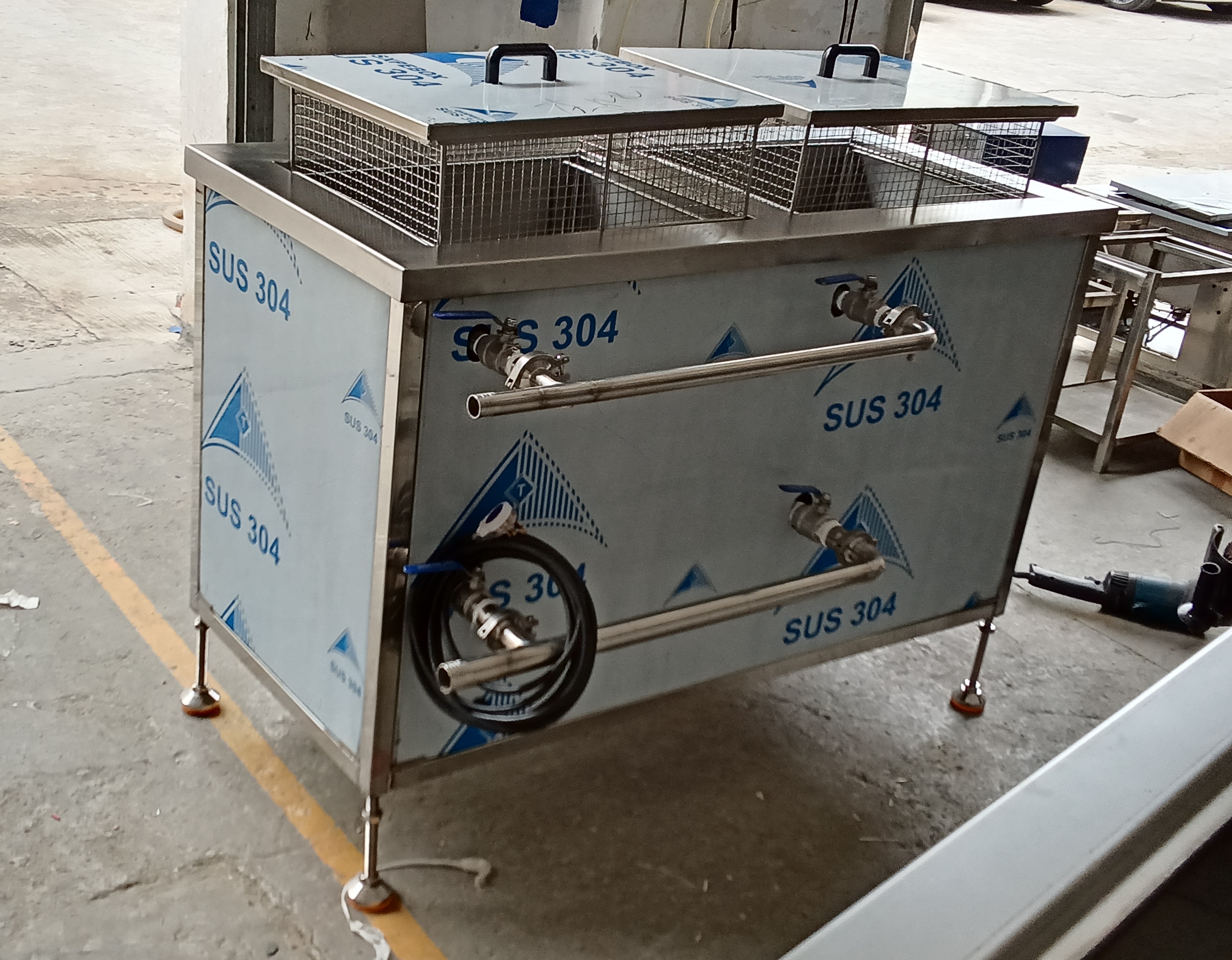 工業(yè)雙槽帶過濾循環(huán)超聲波清洗機